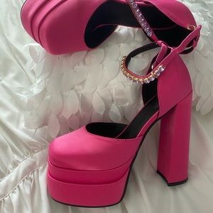 PINK PLATFORM HEELS